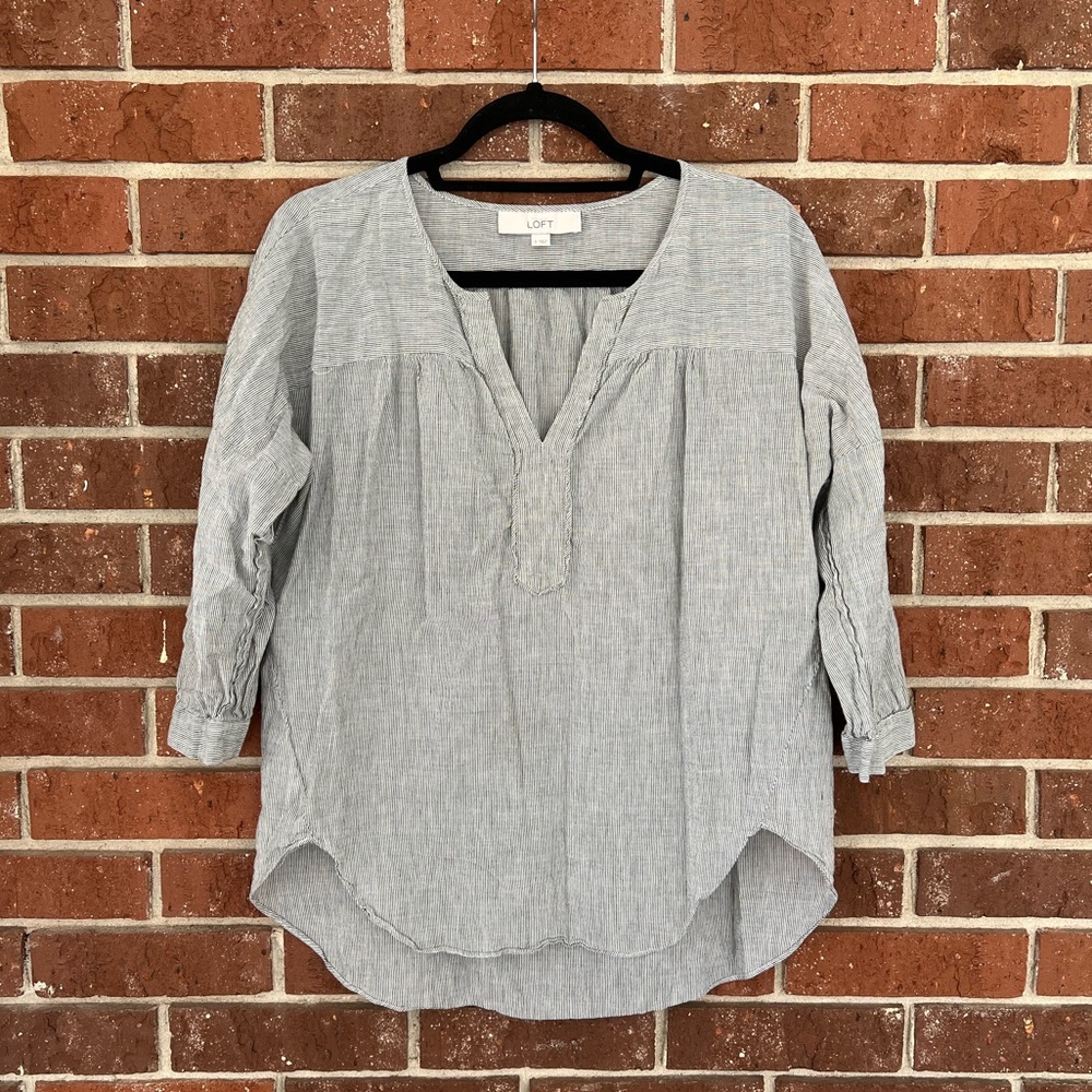 ☀️LOFT Ann Taylor pin striped blouse